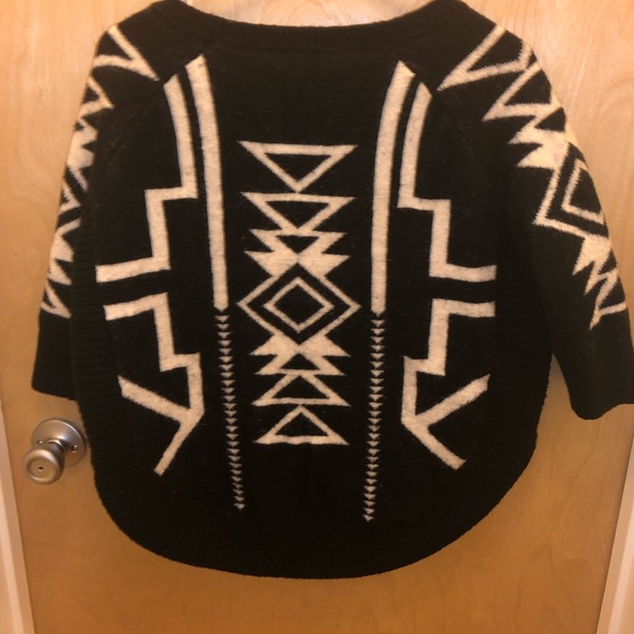 Express Sweater - Picture 4 of 4